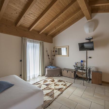Hotel Villa Colico Bagian luar foto