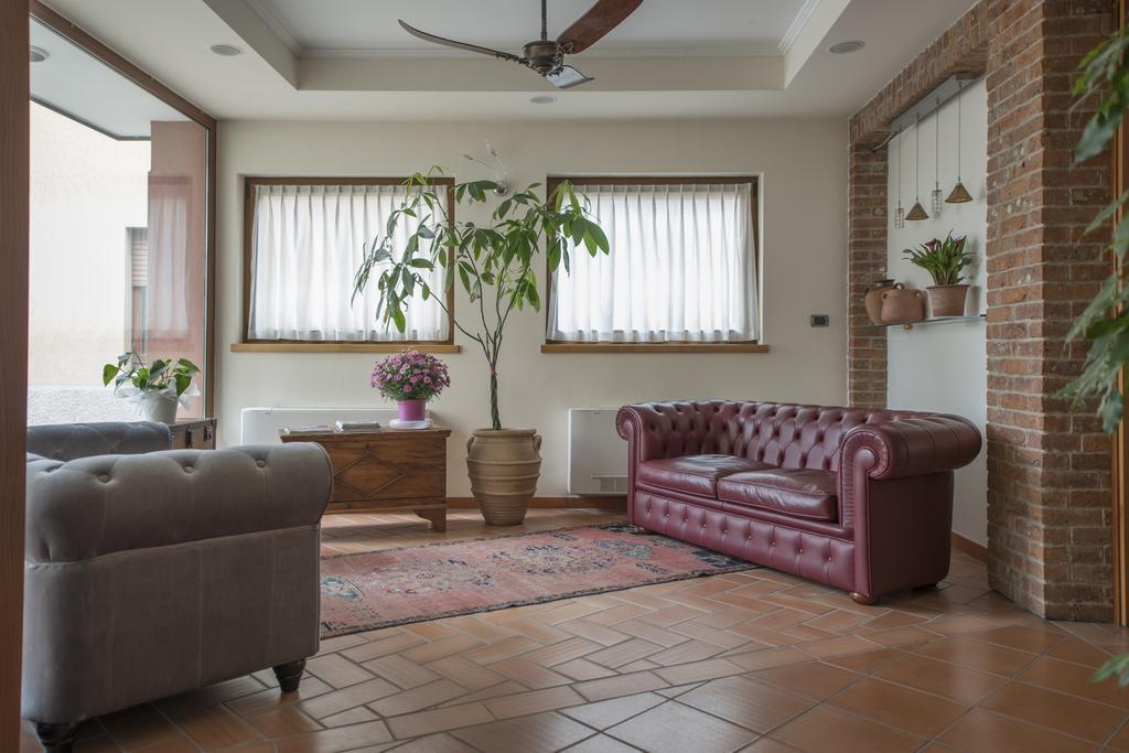 Hotel Villa Colico Bagian luar foto