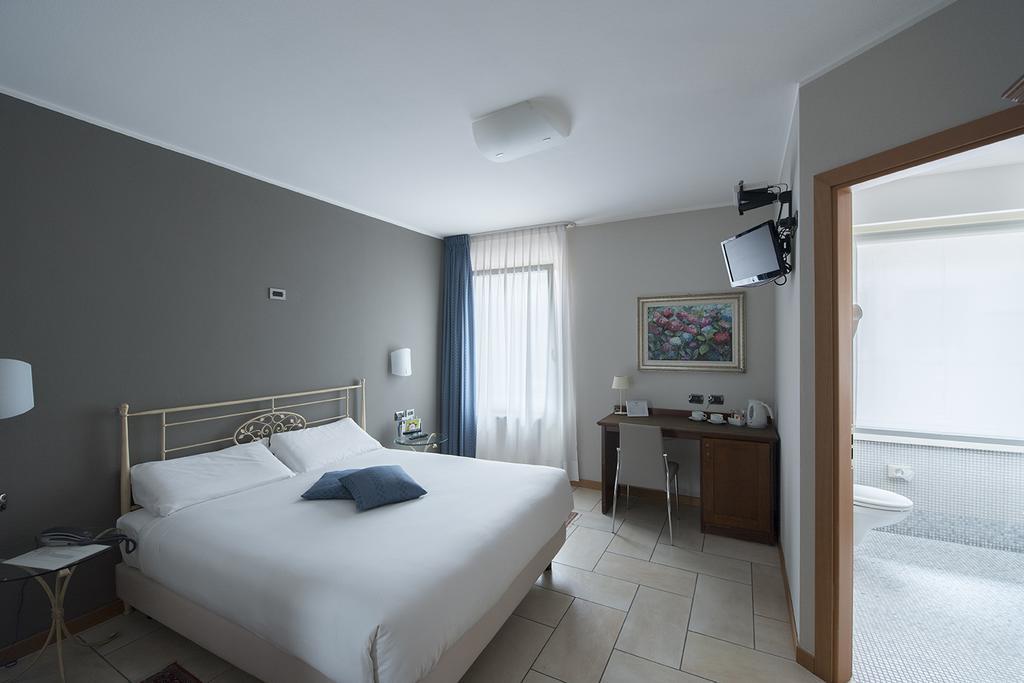 Hotel Villa Colico Bagian luar foto