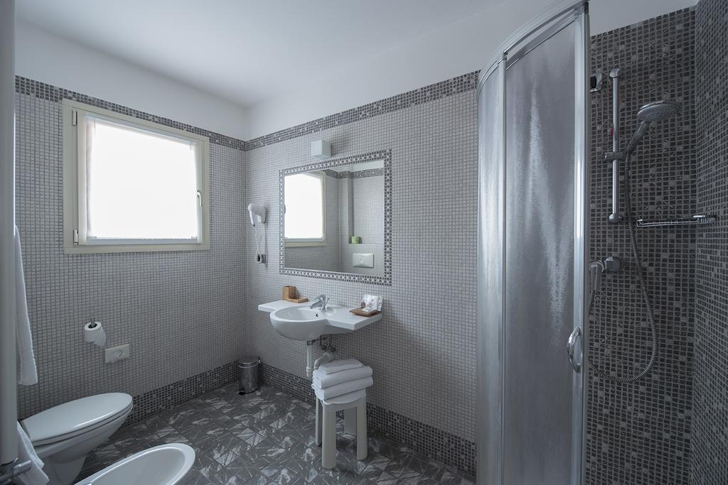 Hotel Villa Colico Bagian luar foto