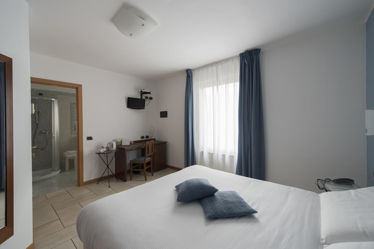 Hotel Villa Colico Bagian luar foto